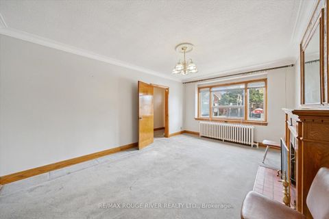 Photo 16 at 424 Oakwood Avenue, Oakwood Village, Toronto