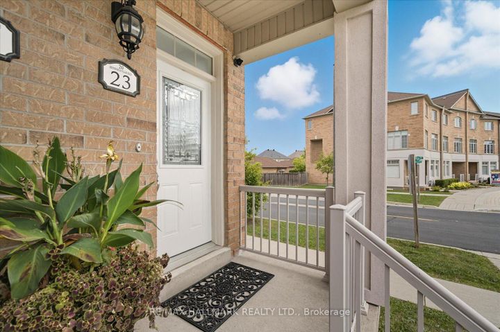 Photo 3 at 23 - 20 Greensborough Villag Circle, Greensborough, Markham