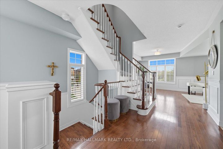 Photo 7 at 23 - 20 Greensborough Villag Circle, Greensborough, Markham