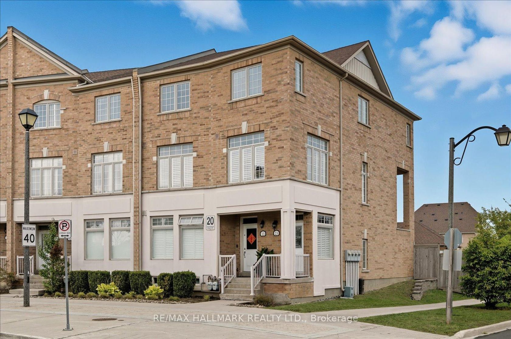 23 - 20 Greensborough Villag Circle, Greensborough, Markham 2