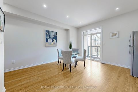 Photo 5 at 384 Okanagan Path, Donevan, Oshawa