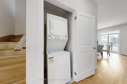 Photo 11 at 384 Okanagan Path, Donevan, Oshawa