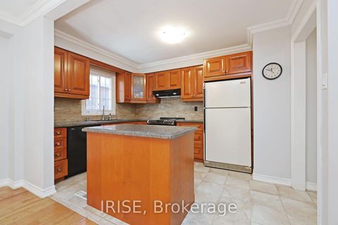 Photo 11 at 115 Winter Gardens Trail, Rouge E10, Toronto
