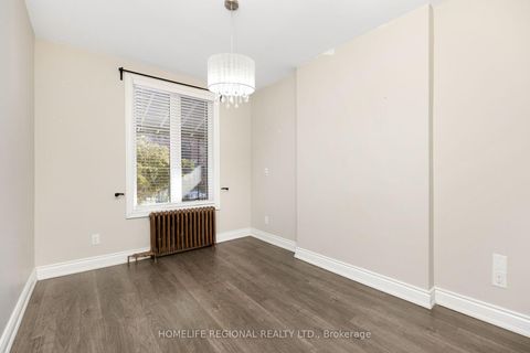 Photo 8 at 200 Roxton Road, Bellwoods, Toronto