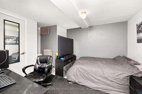 Photo 33 at 200 Roxton Road, Bellwoods, Toronto