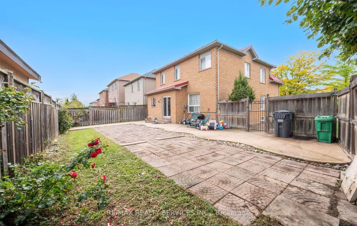 Photo 26 at 87 Queen Mary Drive, Fletcher's Meadow, Brampton