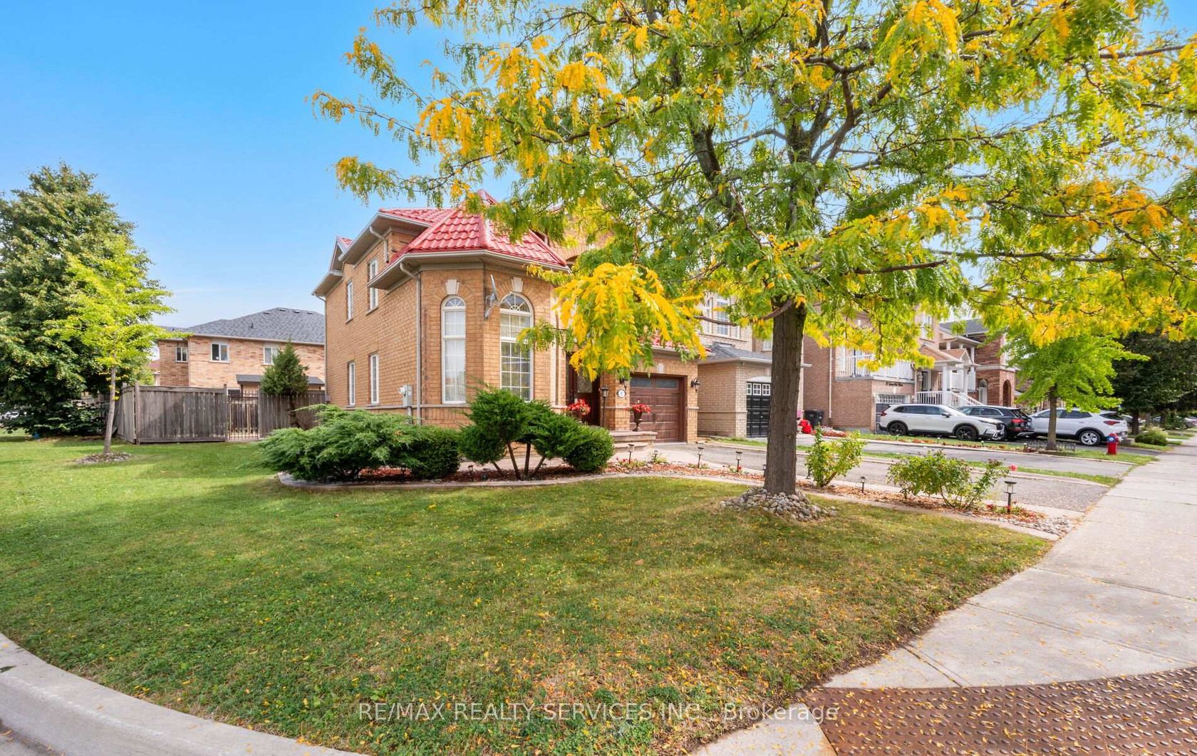87 Queen Mary Drive, Fletcher's Meadow, Brampton 2