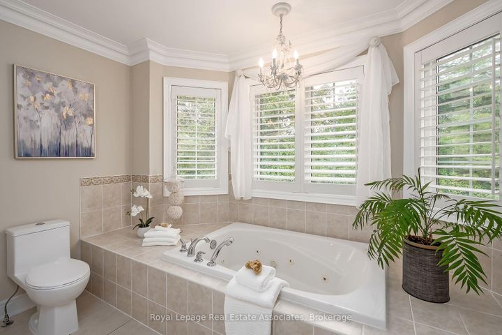 Photo 21 at 2257 Adirondak Trail, WM Westmount, Oakville
