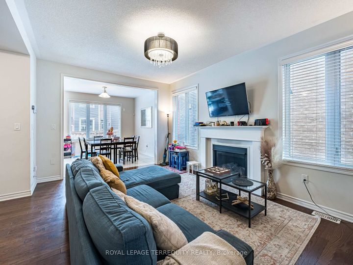 Photo 8 at 903 Penson Crescent, CO Coates, Milton