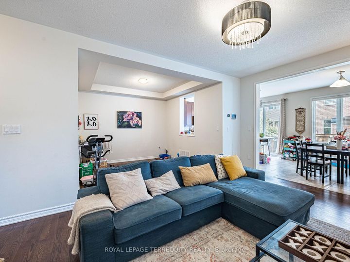 Photo 10 at 903 Penson Crescent, CO Coates, Milton