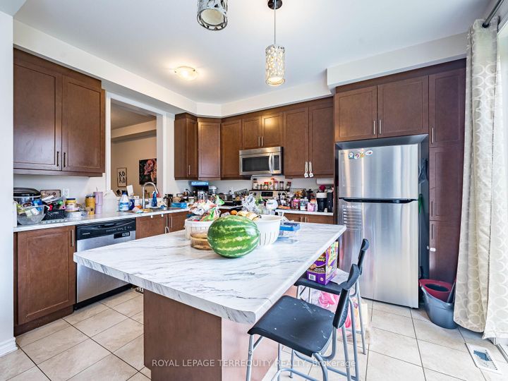 Photo 15 at 903 Penson Crescent, CO Coates, Milton