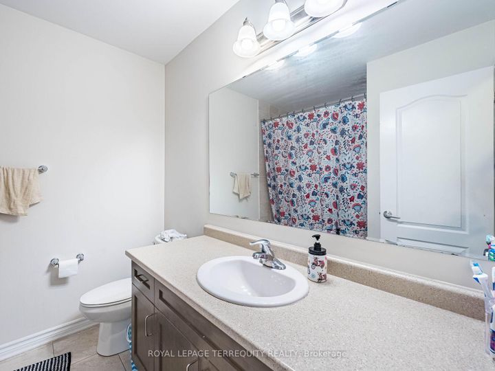 Photo 32 at 903 Penson Crescent, CO Coates, Milton