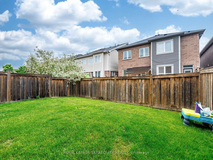 Photo 33 at 903 Penson Crescent, CO Coates, Milton