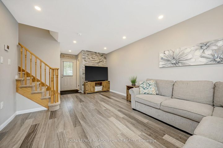 Photo 6 at 606 Cargill Path, CO Coates, Milton