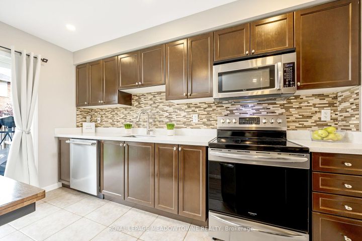 Photo 8 at 606 Cargill Path, CO Coates, Milton