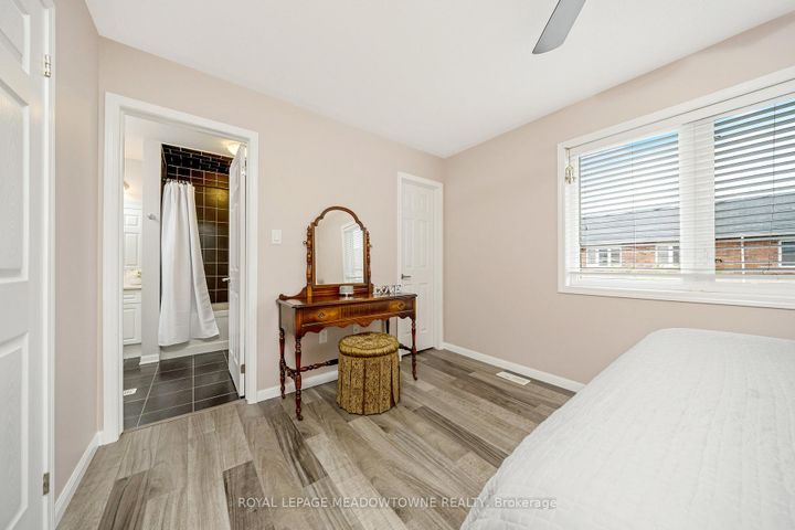 Photo 17 at 606 Cargill Path, CO Coates, Milton
