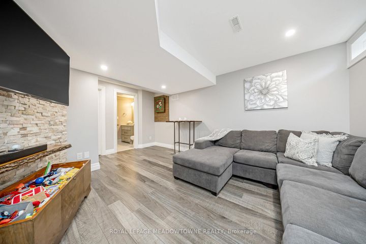 Photo 23 at 606 Cargill Path, CO Coates, Milton