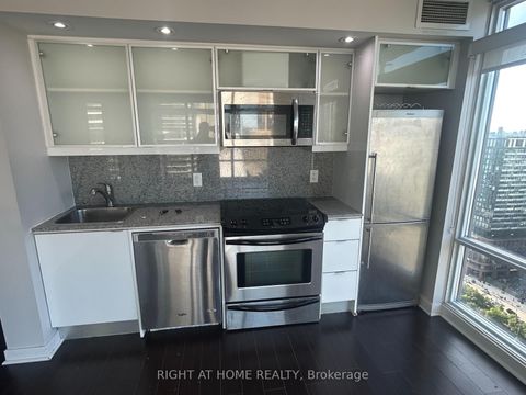 Photo 10 at 3702 - 25 Telegram Mews, Waterfront Communities C1, Toronto