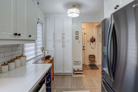 Photo 6 at 52 Green Lanes, City Centre West, Toronto