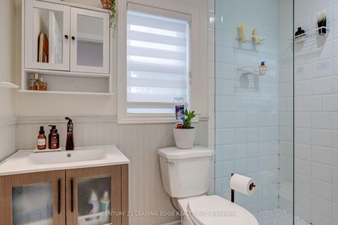Photo 11 at 52 Green Lanes, City Centre West, Toronto