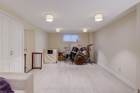 Photo 16 at 52 Green Lanes, City Centre West, Toronto