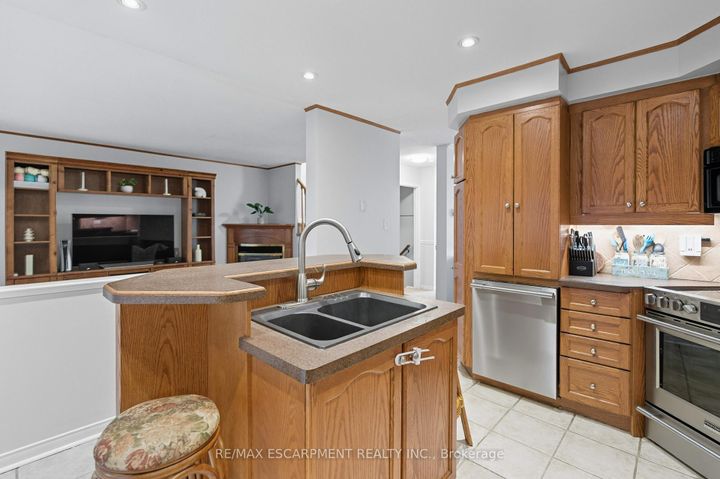 Photo 14 at 2425 Headon Forest Drive, Headon, Burlington