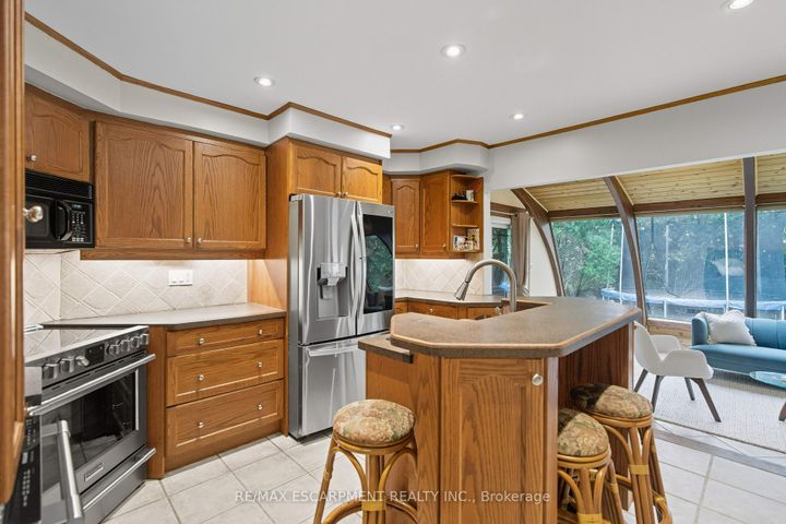 Photo 15 at 2425 Headon Forest Drive, Headon, Burlington