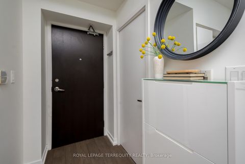 Photo 5 at 303 - 25 Capreol Court, Waterfront Communities C1, Toronto