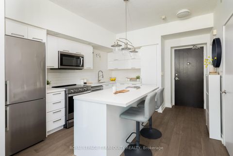 Photo 7 at 303 - 25 Capreol Court, Waterfront Communities C1, Toronto
