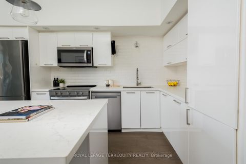 Photo 8 at 303 - 25 Capreol Court, Waterfront Communities C1, Toronto