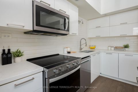 Photo 10 at 303 - 25 Capreol Court, Waterfront Communities C1, Toronto