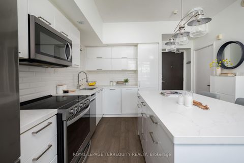 Photo 11 at 303 - 25 Capreol Court, Waterfront Communities C1, Toronto