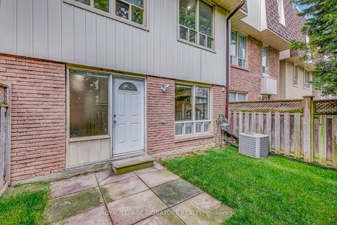Photo 33 at 6 - 67 Poplar Crescent, Aurora Highlands, Aurora