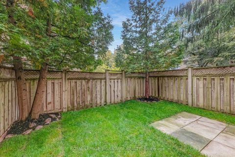 Photo 35 at 6 - 67 Poplar Crescent, Aurora Highlands, Aurora
