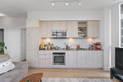 Photo 8 at 407 - 50 Ordnance Street, Niagara, Toronto