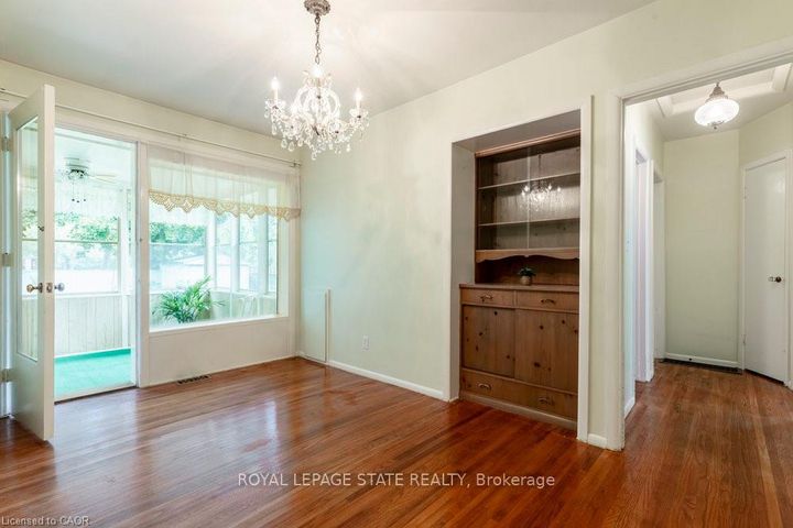 Photo 12 at 22 Dunning Court, Dundas, Hamilton