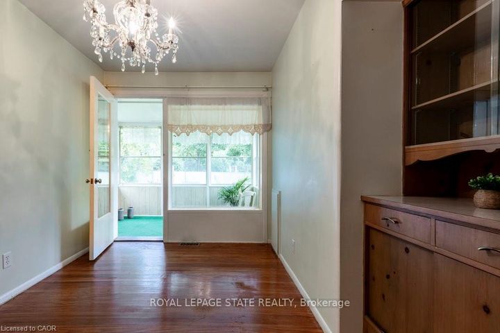 Photo 14 at 22 Dunning Court, Dundas, Hamilton