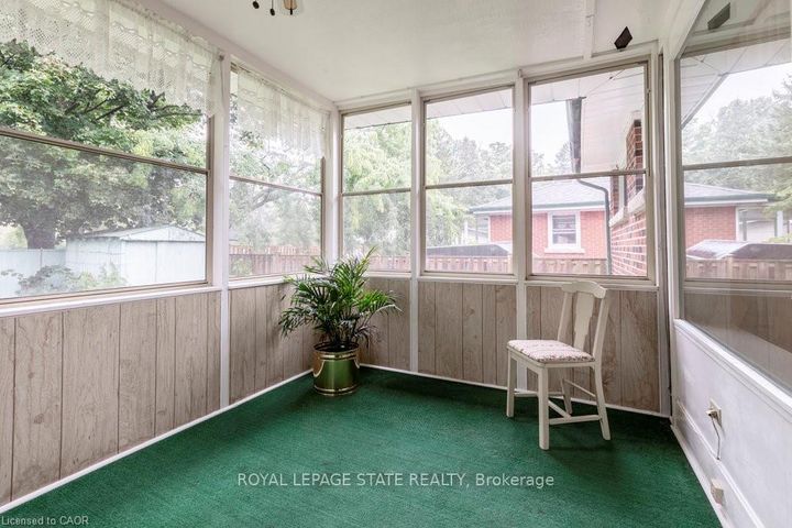 Photo 15 at 22 Dunning Court, Dundas, Hamilton