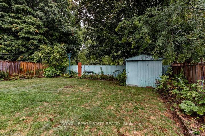 Photo 16 at 22 Dunning Court, Dundas, Hamilton