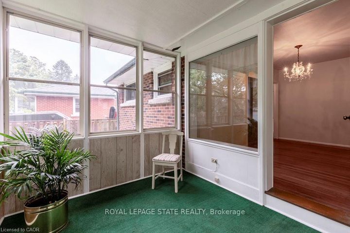 Photo 17 at 22 Dunning Court, Dundas, Hamilton