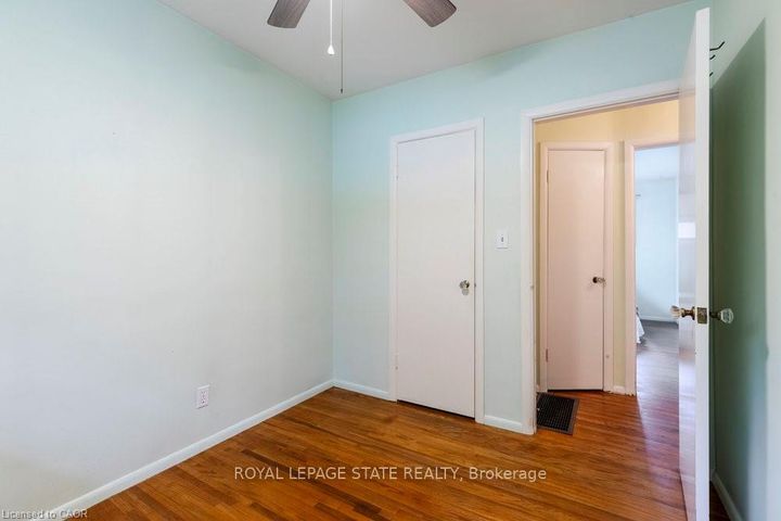 Photo 22 at 22 Dunning Court, Dundas, Hamilton