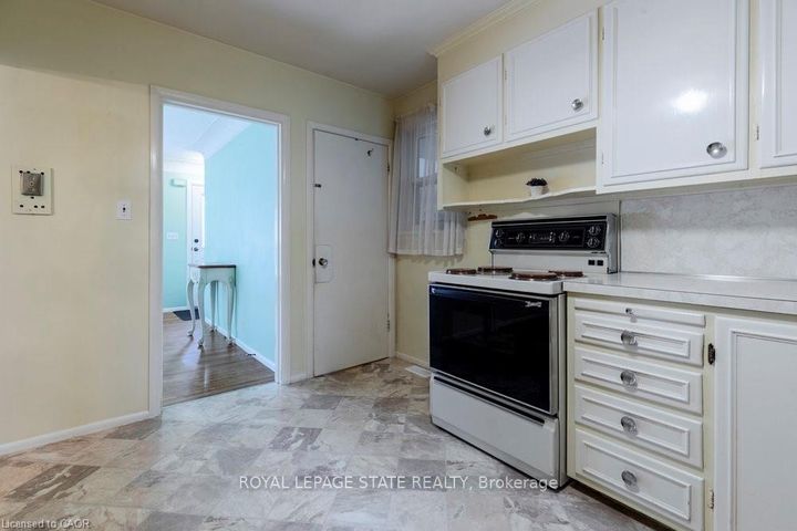 Photo 28 at 22 Dunning Court, Dundas, Hamilton