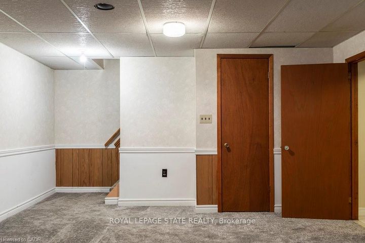 Photo 30 at 22 Dunning Court, Dundas, Hamilton