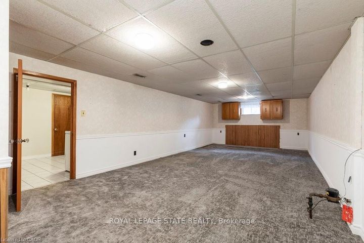 Photo 32 at 22 Dunning Court, Dundas, Hamilton