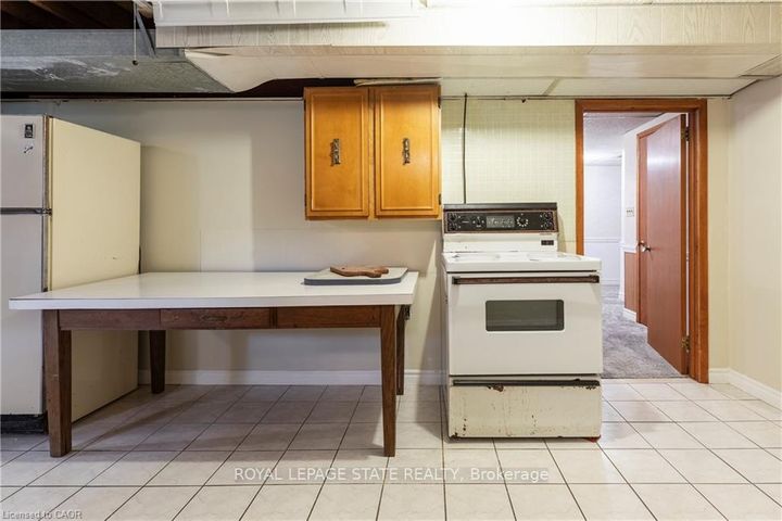 Photo 33 at 22 Dunning Court, Dundas, Hamilton