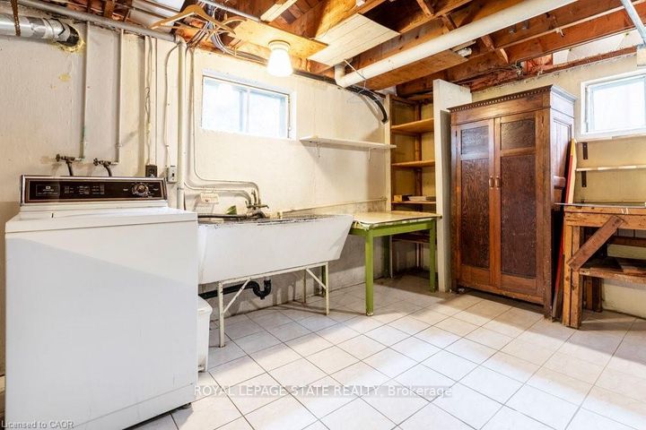 Photo 34 at 22 Dunning Court, Dundas, Hamilton