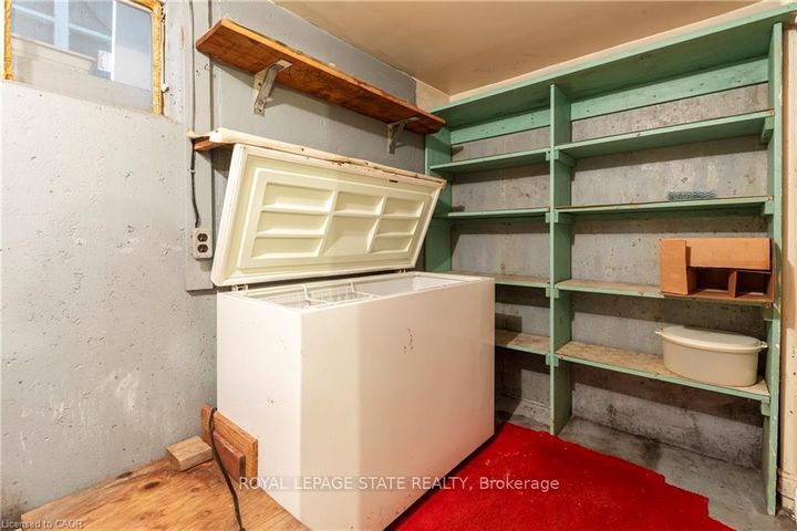 Photo 38 at 22 Dunning Court, Dundas, Hamilton