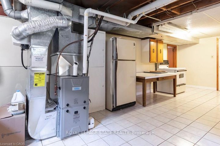 Photo 40 at 22 Dunning Court, Dundas, Hamilton