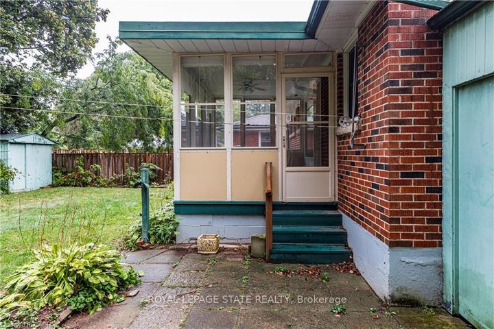 Photo 41 at 22 Dunning Court, Dundas, Hamilton