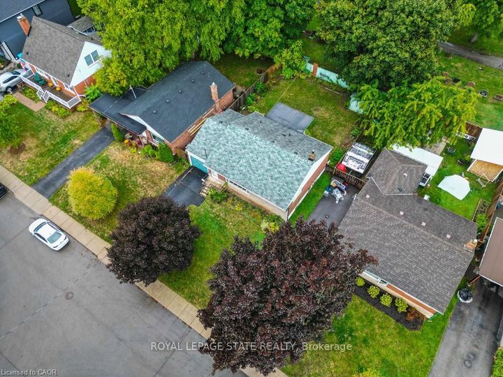 Photo 42 at 22 Dunning Court, Dundas, Hamilton